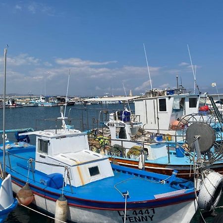 Larnaca Beach Apartment 1A Bagian luar foto
