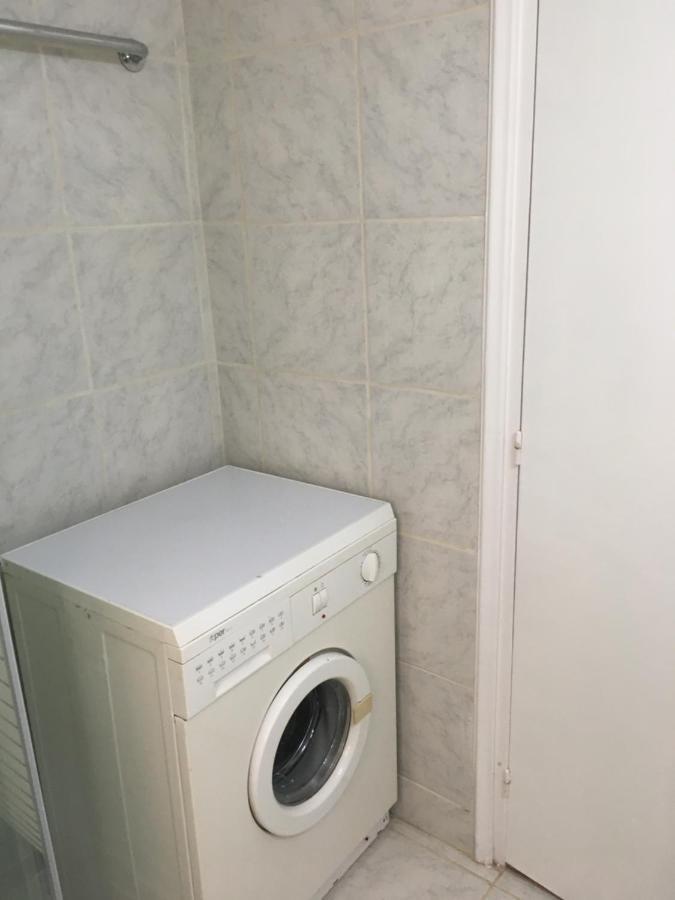 Larnaca Beach Apartment 1A Bagian luar foto