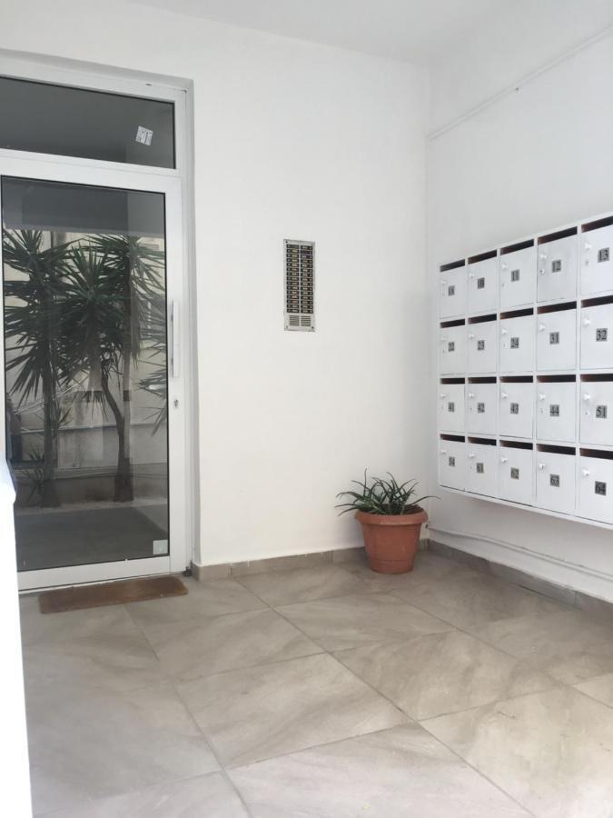 Larnaca Beach Apartment 1A Bagian luar foto