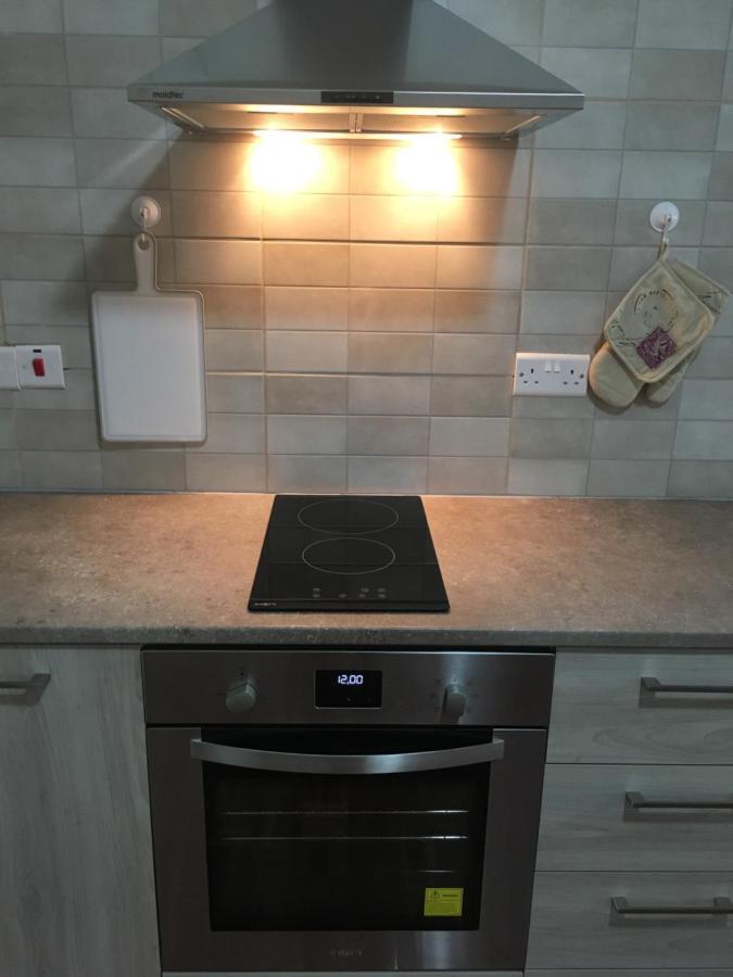 Larnaca Beach Apartment 1A Bagian luar foto