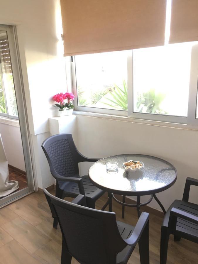 Larnaca Beach Apartment 1A Bagian luar foto